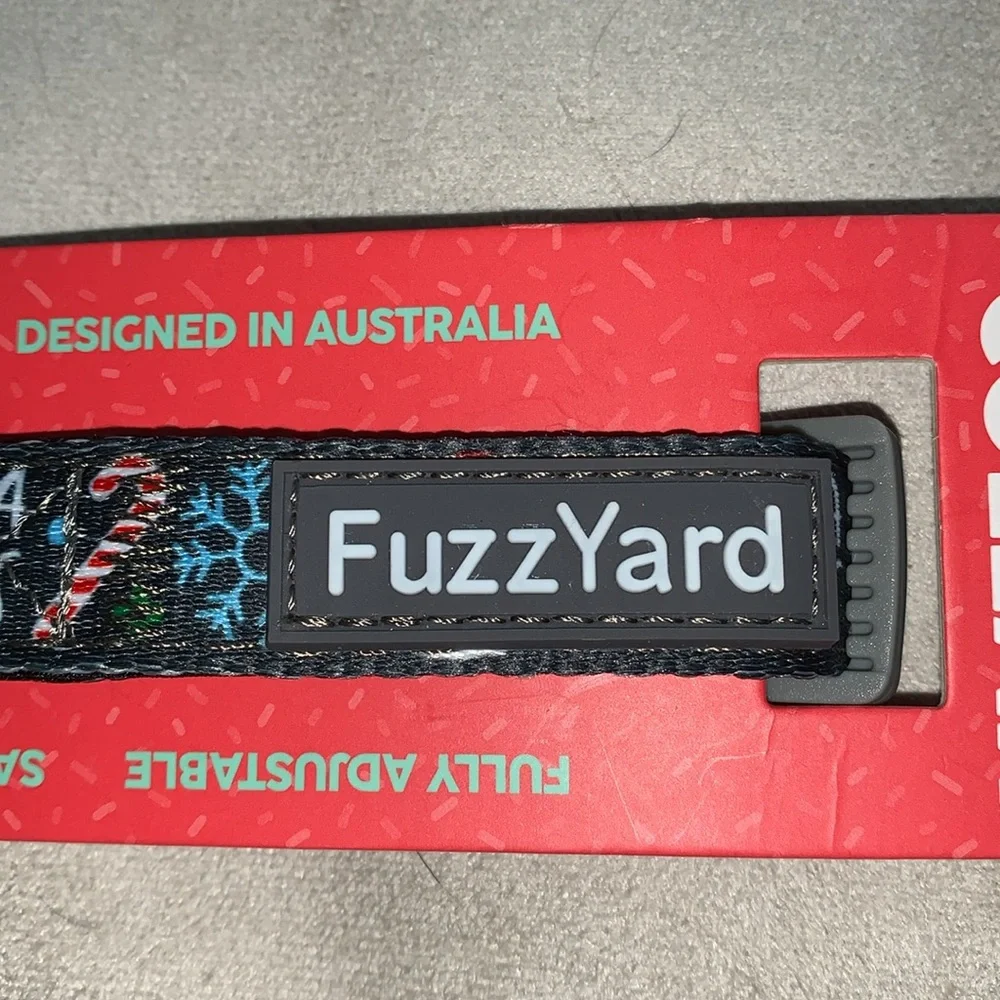 🦋 FUZZYARD Gray SANTA PAWS Set: Collar (Medium) & Leash NWT